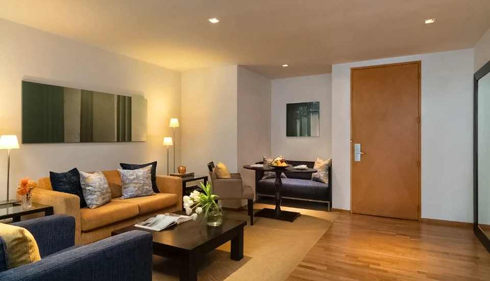 هتل لبوا ات استیت تاور بانکوک